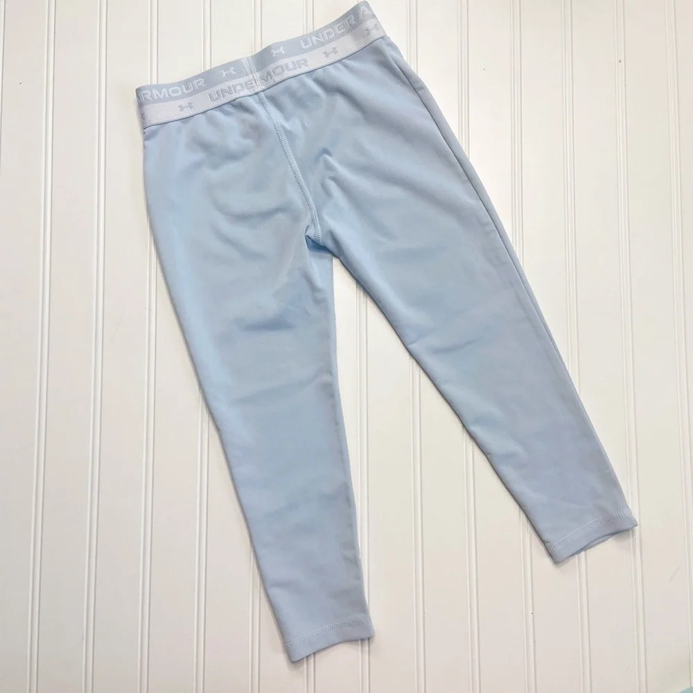•Under Armour• girls capri leggings